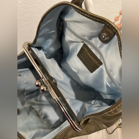 Coach Signature Stitch Patent Leather, Olive Green, 3 Section KISS Lock Purse - Picture 10 of 16